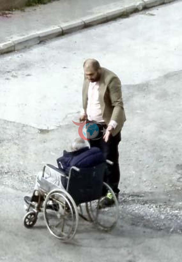 Bir evlat, babasına bunu yaptı Mahalledeki gençler tarafından dövüldü