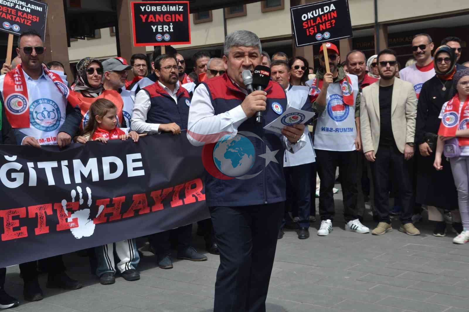 Balıkesir&rsquo;de Eğitim-Bir-Sen&rsquo;den Siverek saldırısına protesto