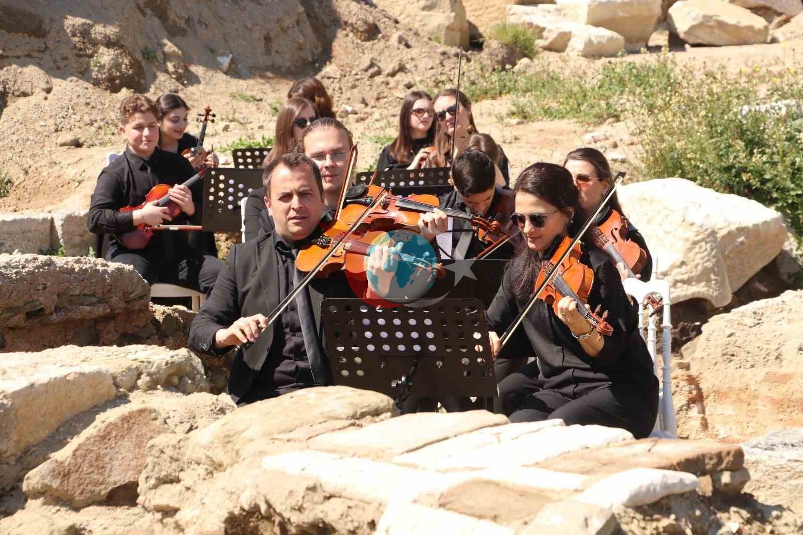Tekirdağ&rsquo;da Perinthos Tiyatrosu 2 bin yıl sonra yeniden sanatla buluştu