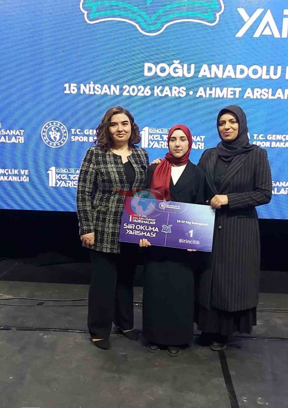 Akyakalı Aleyna Kurtbaş şiir okuma yarışmasında bölge birincisi oldu