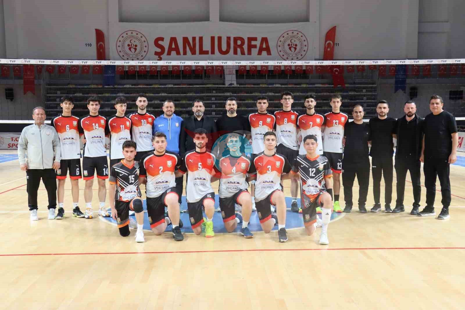 Şanlıurfa Büyükşehir Belediyesi genç erkekler voleybol takımı filede iddialı