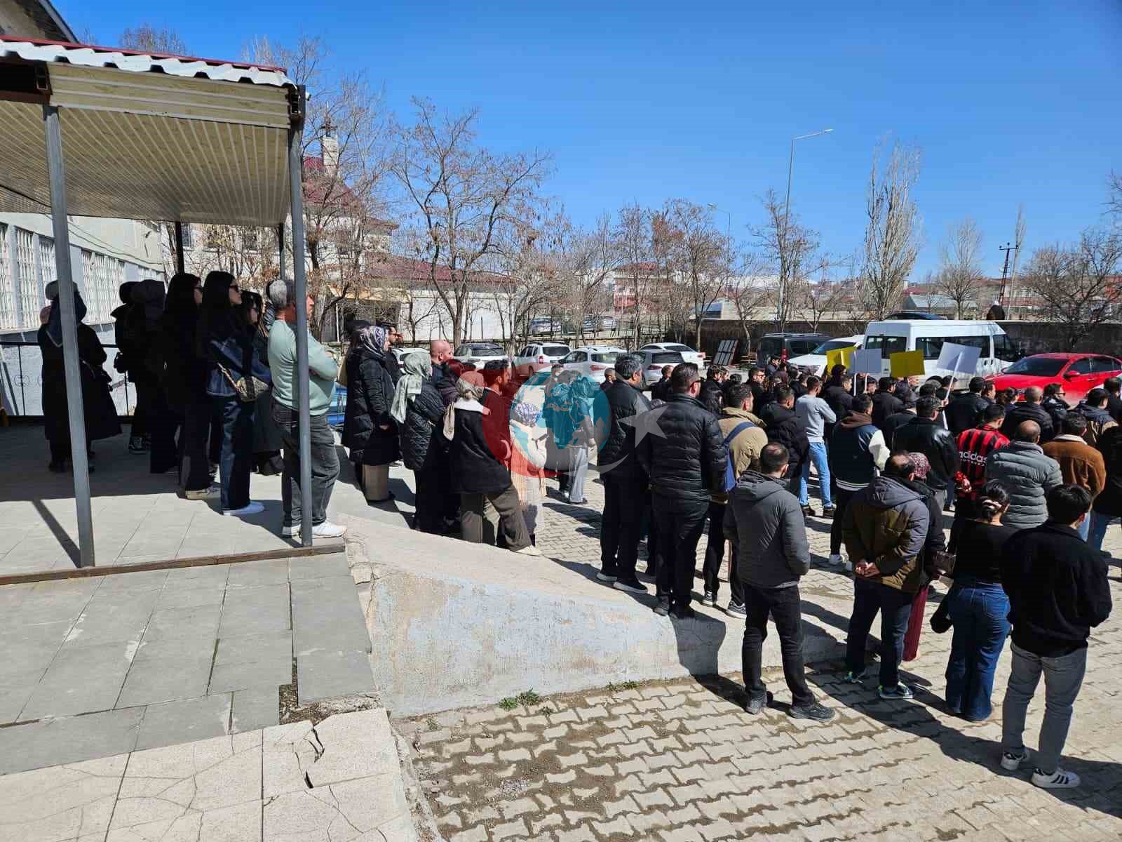 Diyadin’de şiddete protestosu