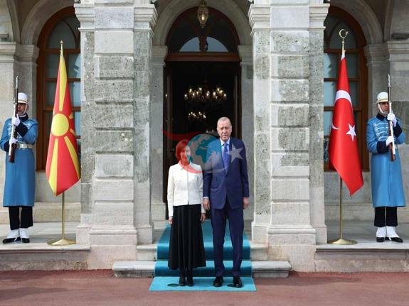 Cumhurbaşkanı Erdoğan, Kuzey Makedonya Cumhurbaşkanı Davkovayı kabul etti