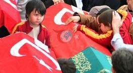 Kahramanmaraş'taki saldırıda acılı anneden yürek yakan teselli: Ablan arkadaşlarıyla cennete gitmiş, oğlum