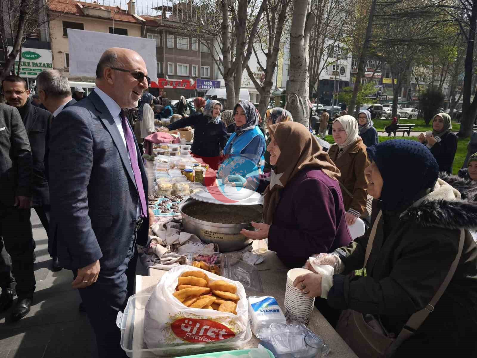 İhtiyaç sahibi gençlerin evlilik masrafları için hayır çarşısı yapıldı