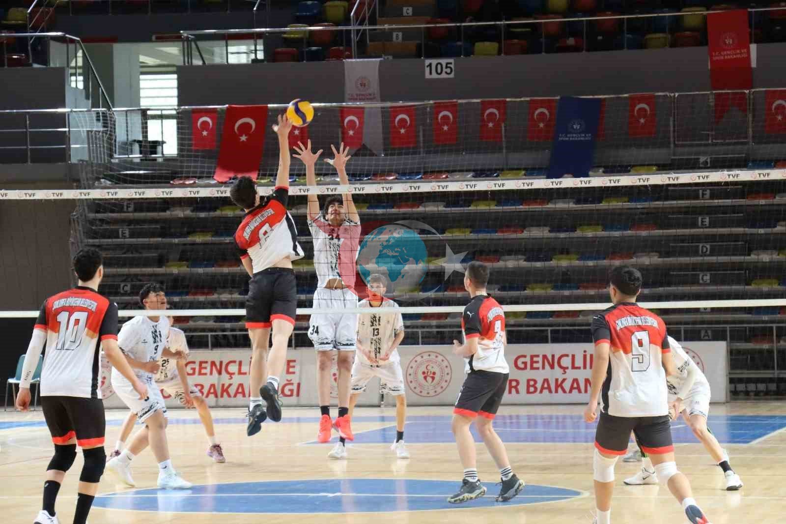 Şanlıurfa Büyükşehir Belediyesi genç erkekler voleybol takımından filede ikinci galibiyet