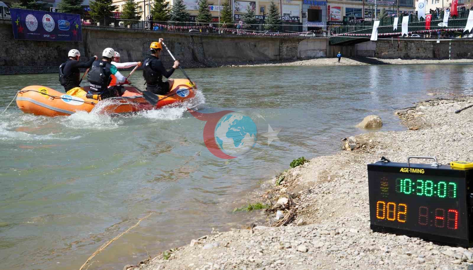 Rafting Şampiyonası’nın ikinci gününde slalom yarışları yapıldı