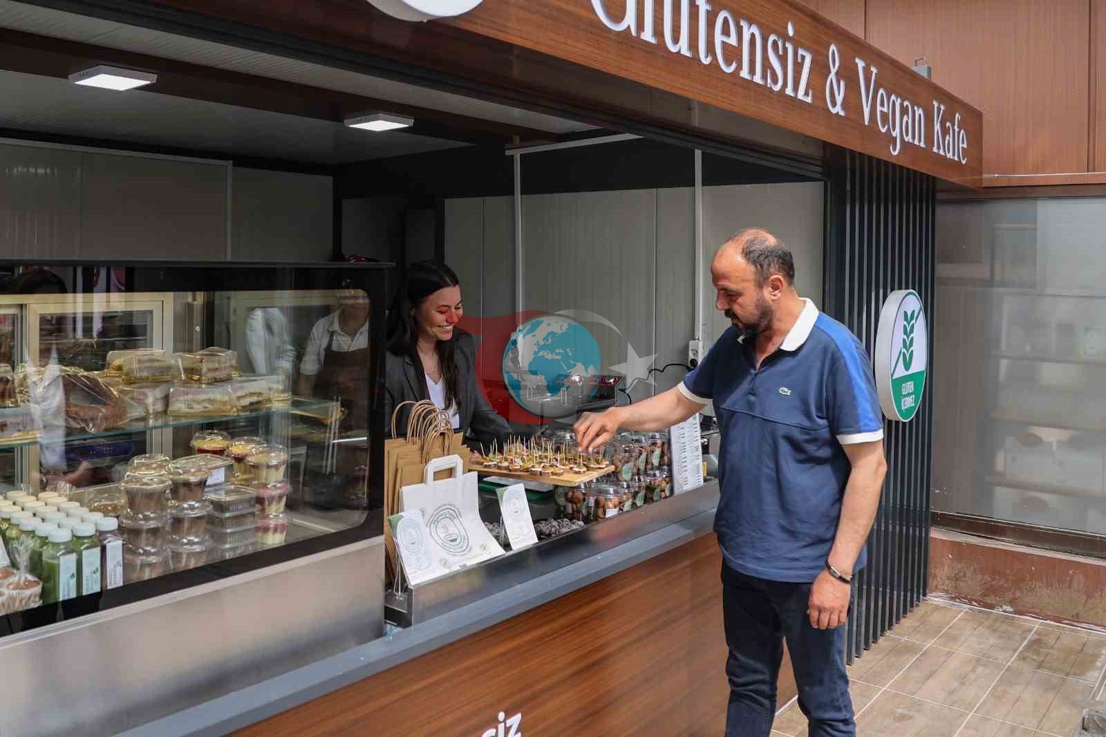 Menderes Park&rsquo;ta Vegan Kafe dönemi yoğun ilgiyle başladı