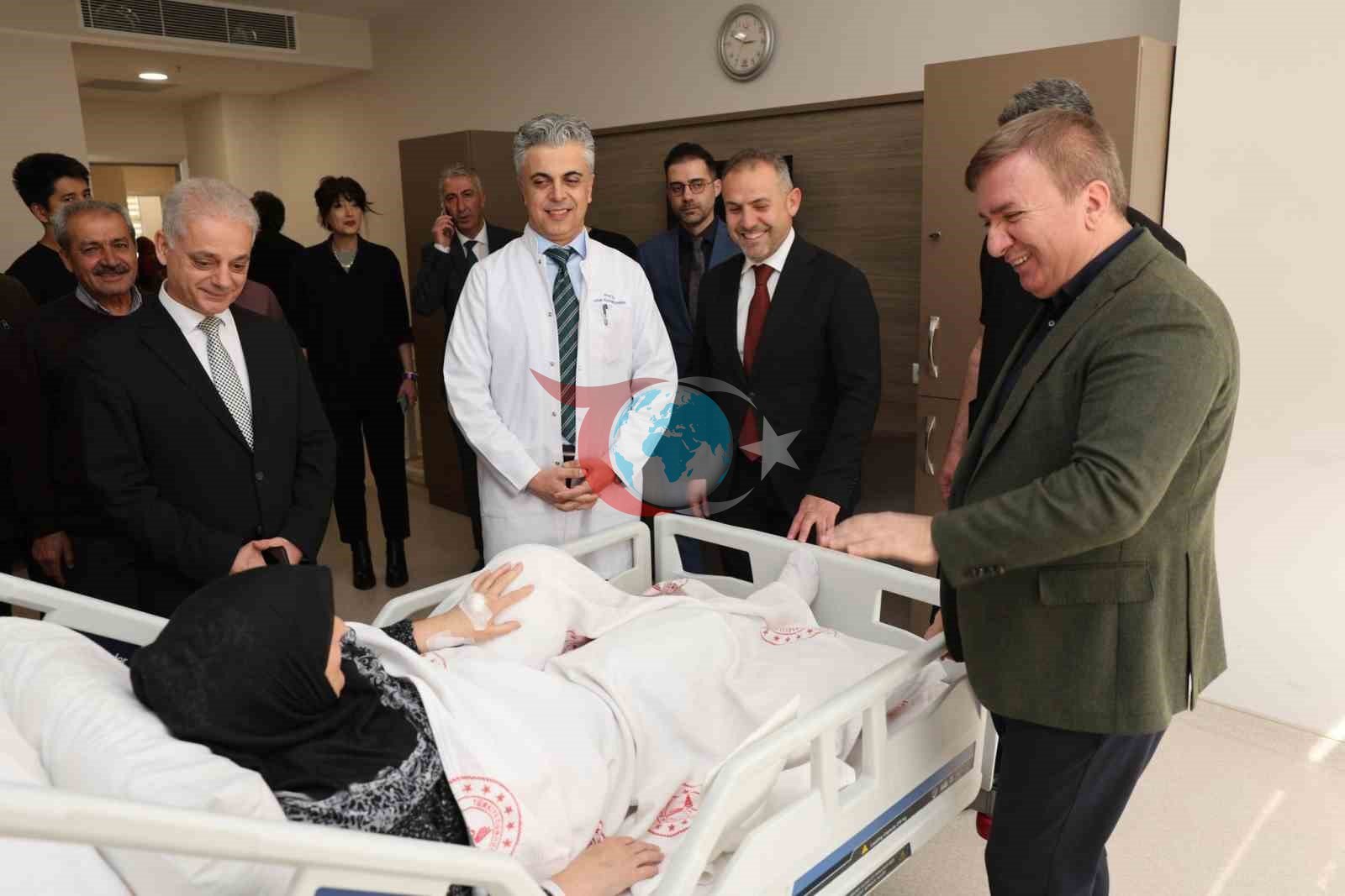 Vali Aydoğdu, hastaların durumu hakkında bilgi aldı