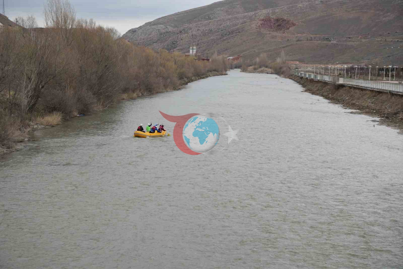 Bayburt รniversiteler Arasฤฑ Rafting ลampiyonasฤฑ nehir iniลi yarฤฑลฤฑyla tamamlandฤฑ
