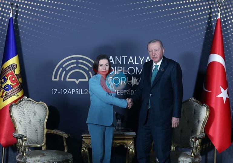 Diplomasinin nabzฤฑ Antalyada atฤฑyor Erdoฤandan peล peลe gรถrรผลmeler