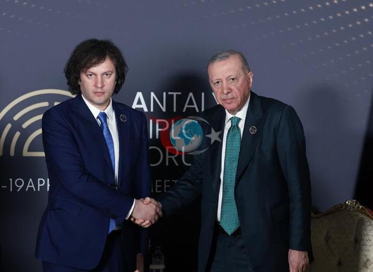 Diplomasinin nabzฤฑ Antalyada atฤฑyor Erdoฤandan peล peลe gรถrรผลmeler