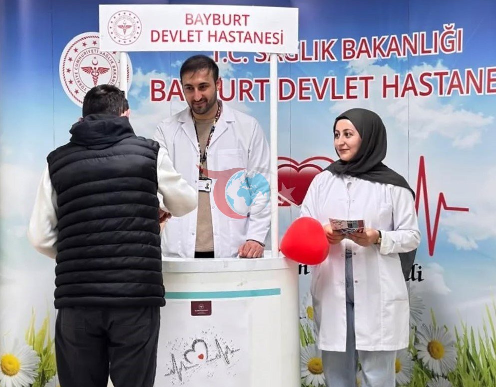 Bayburt’ta vatandaşlara kalp sağlığı bilgilendirmesi yapıldı