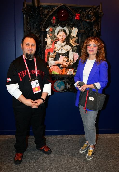 Ünlü isimler sergide buluştu - Resim : 2