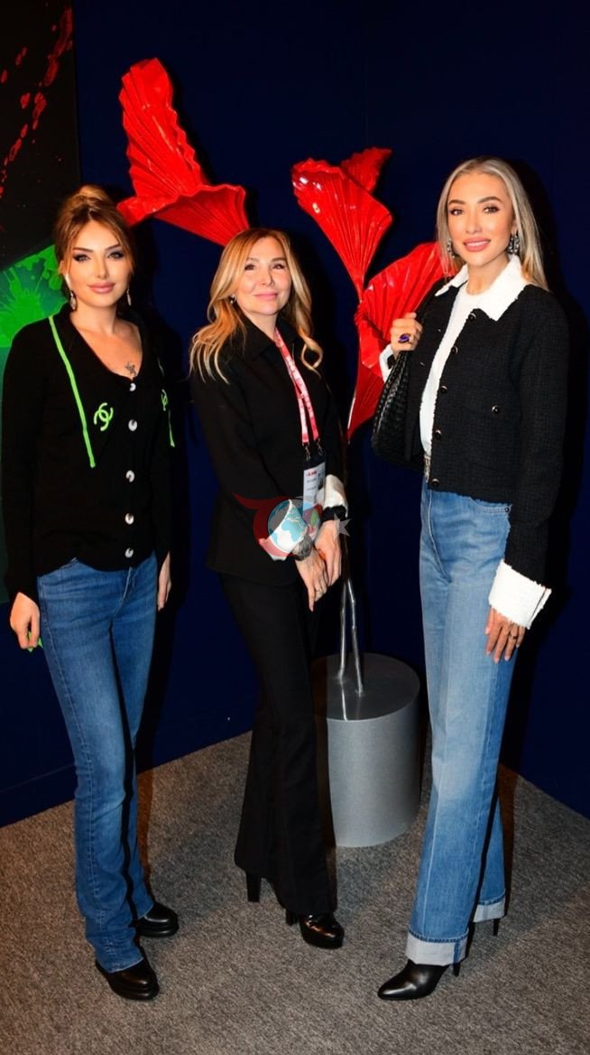 Ünlü isimler sergide buluştu - Resim : 3