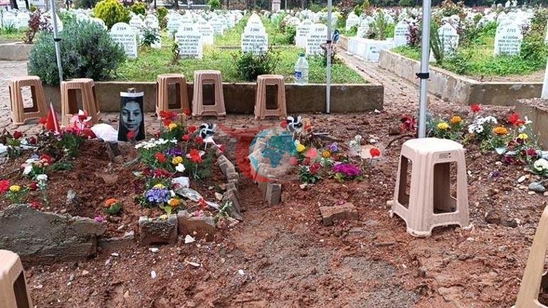 Belinay, Bayram, Kerem ve Zeynep... Mezarlıktaki defteri açanlar gözyaşlarını tutamadı