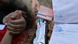 Belinay, Bayram, Kerem ve Zeynep... Mezarlıktaki defteri açanlar gözyaşlarını tutamadı