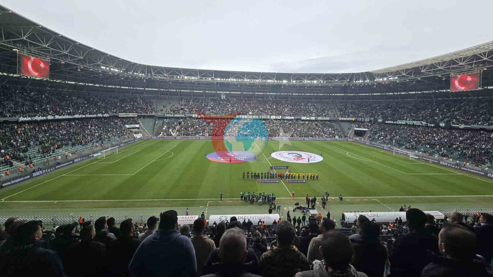 Kocaeli&rsquo;de tribünler sustu, çocuklar için yas tutuldu
