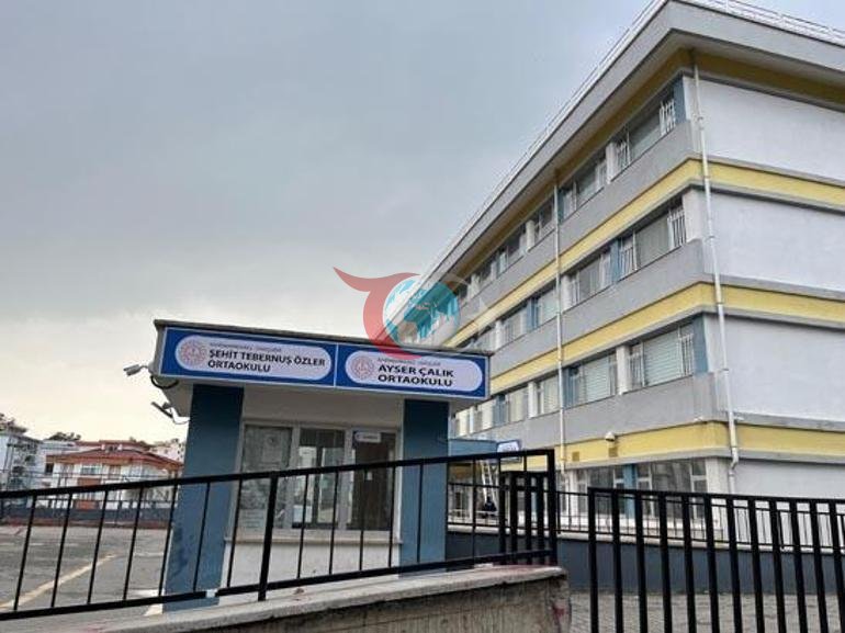 Saldırı sonrası yeni karar: Ayser Çalık Ortaokulunun tabelası, yeni binaya asıldı