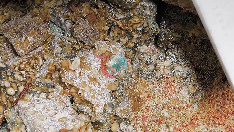 Hatay’da kötü kokunun geldiği evden kaçak lokum ve cezerye imalathanesi çıktı