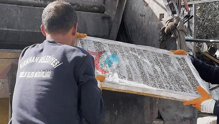 Hatay’da kötü kokunun geldiği evden kaçak lokum ve cezerye imalathanesi çıktı