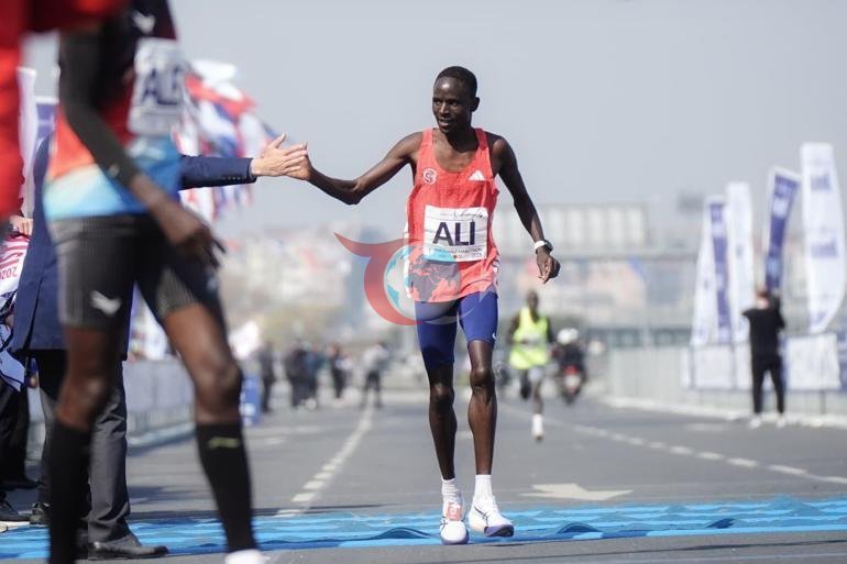 İstanbul Yarı Maratonunu erkeklerde Alex Matata, kadınlarda Purity Gitonga kazandı