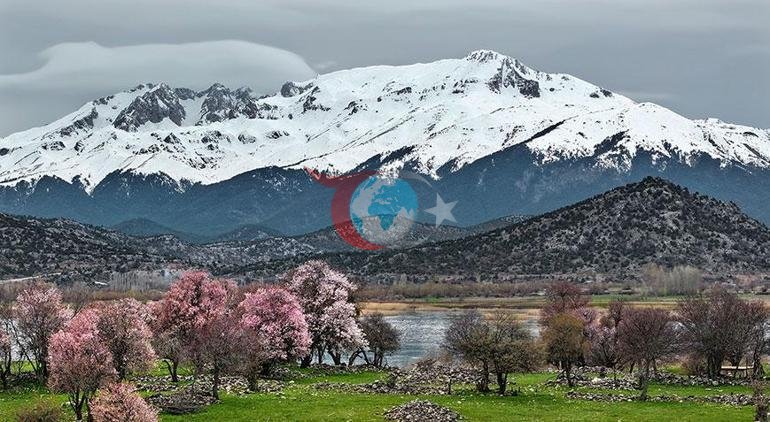 Nisan ayında çığ felaketi 4 kişini bulunduğu araçta can pazarı