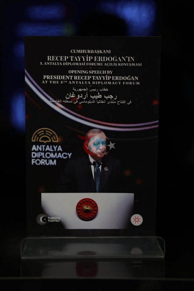 Cumhurbaşkanı Erdoğan'ın Antalya Diplomasi Forumu'ndaki konuşması 3 dilde kitaplaştırıldı - Resim: 0