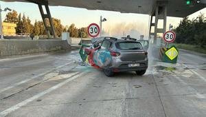 İzmir’de otoyol gişelerinde korkunç kaza Alev alan araçta genç sürücü hayatını kaybetti