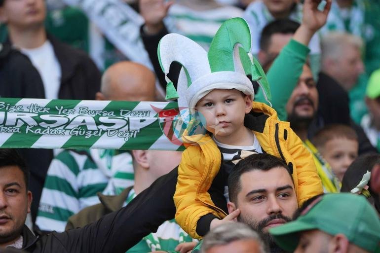 Şampiyonluğunu ilan eden Bursaspor 1inci Lige yükseldi