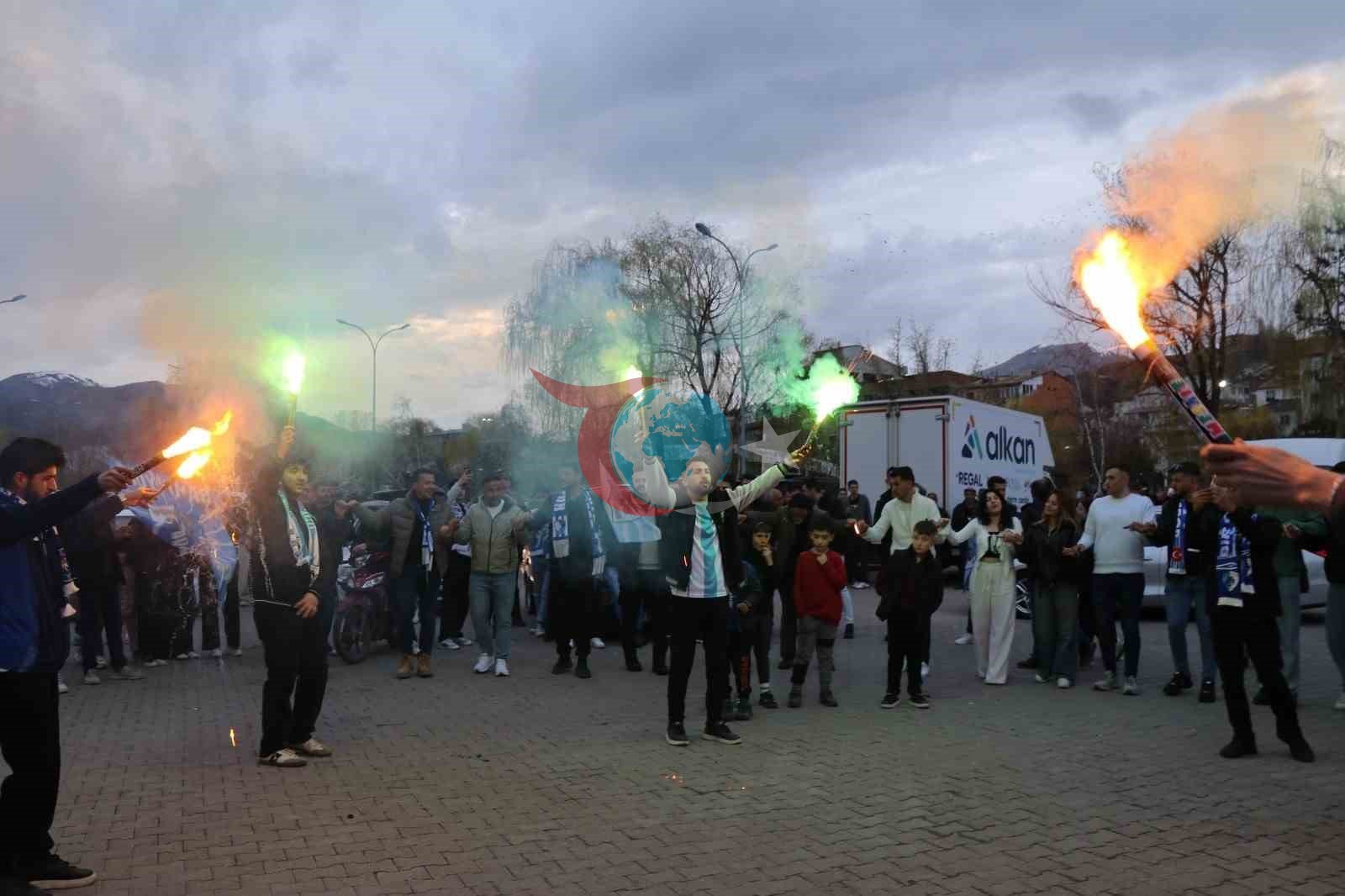 Oltu&rsquo;da Erzurumspor&rsquo;un şampiyonluk coşkusu