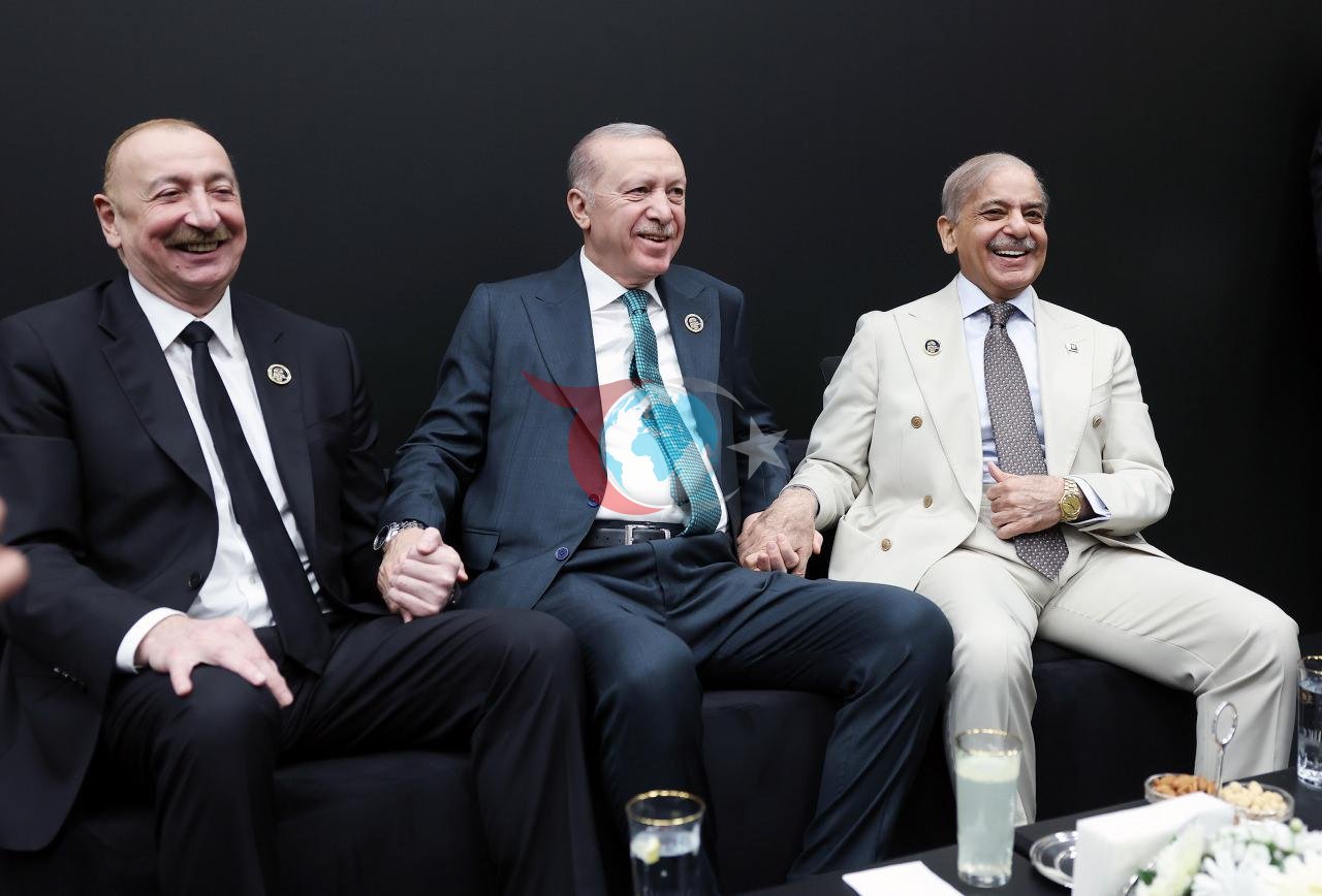 İlham Aliyev (solda), Recep Tayyip Erdoğan (ortada), Şahbaz Şerif (sağda)