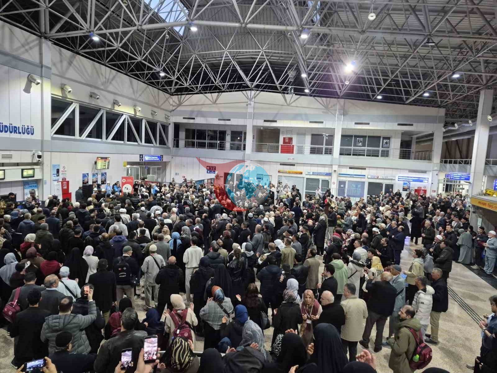 Erzurum&rsquo;da ilk hac kafilesi dualarla uğurlandı