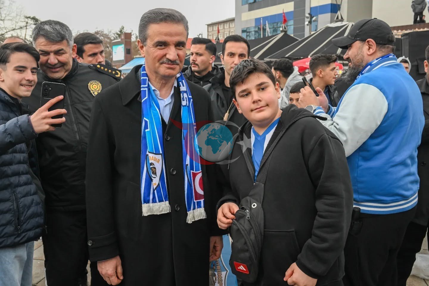 Vali Aydın Baruş kutlama coşkusuna katıldı