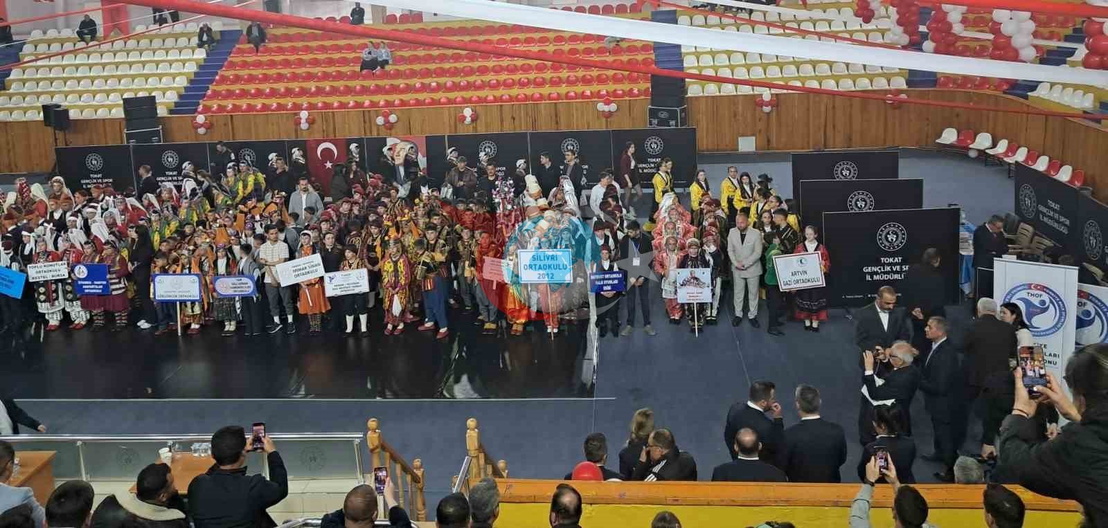 Bayburt Ortaokulu halk oyunlarında Türkiye beşincisi oldu