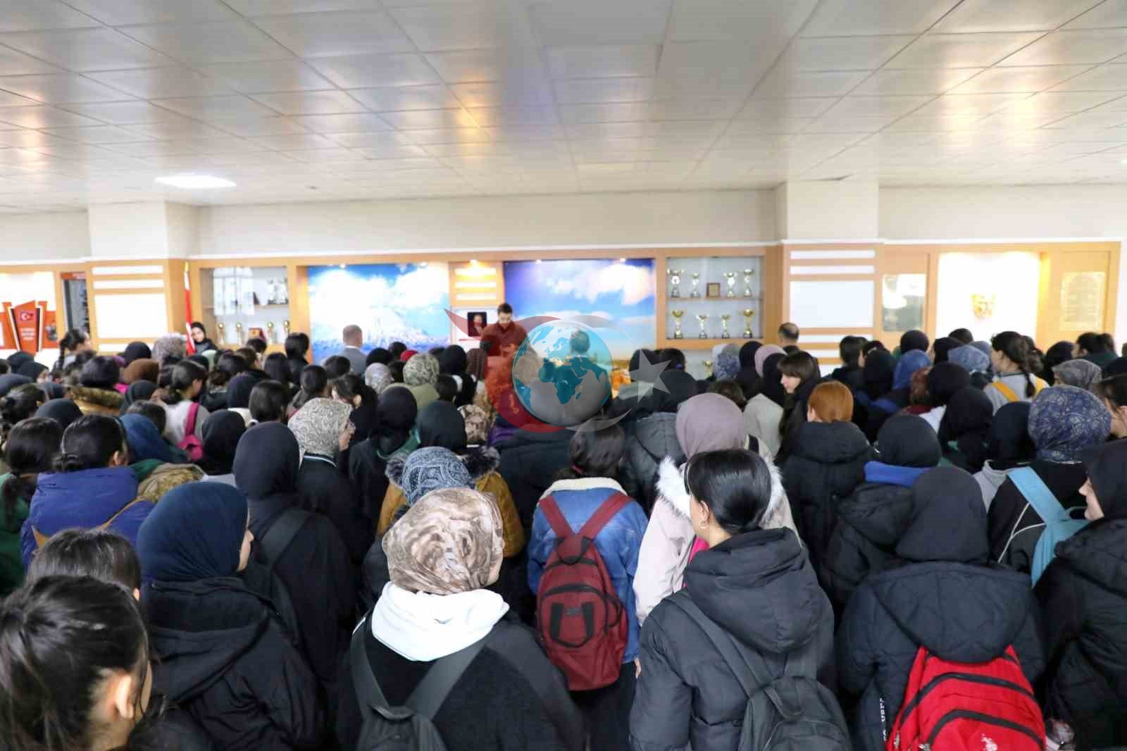 Ağrı’da okullarda eğitim, Kahramanmaraş’ta hayatını kaybedenler için okunan Fatiha ile başladı