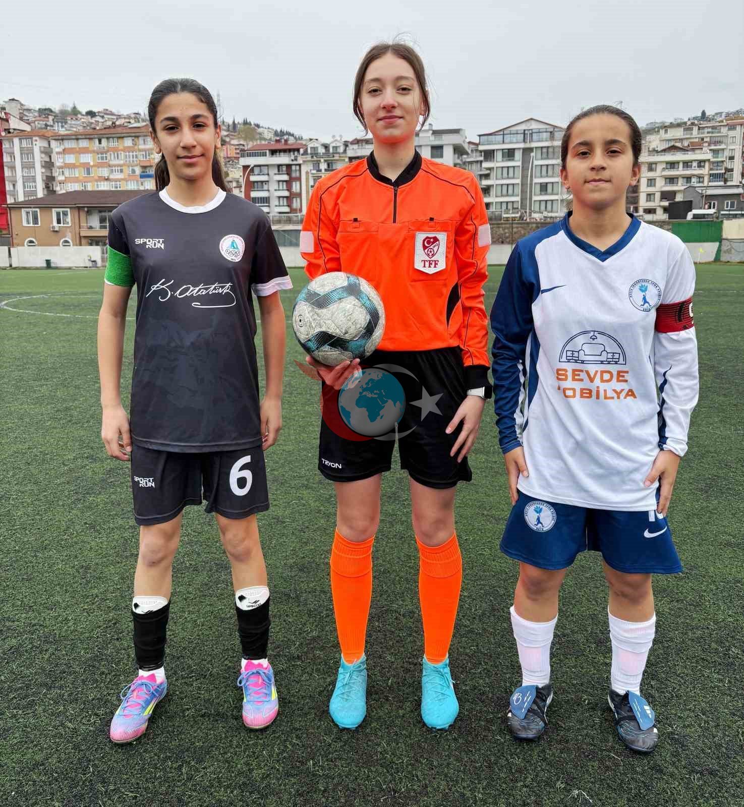 Körfez&rsquo;in kız futbol takımlarından çifte galibiyet