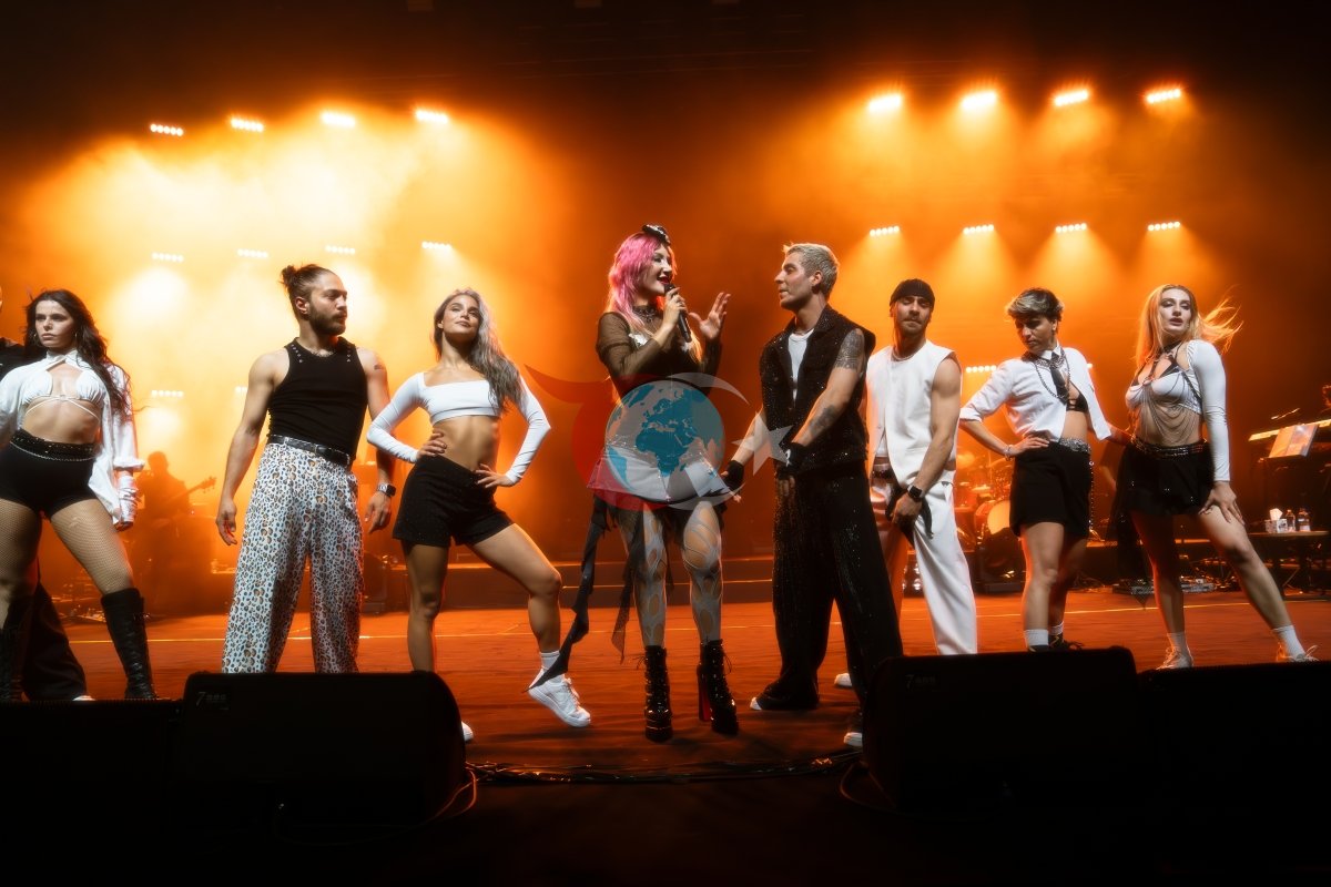 İstanbul'da Hande Yener Rüzgarı