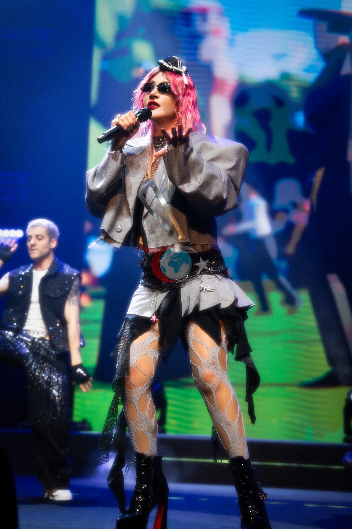 İstanbul'da Hande Yener Rüzgarı