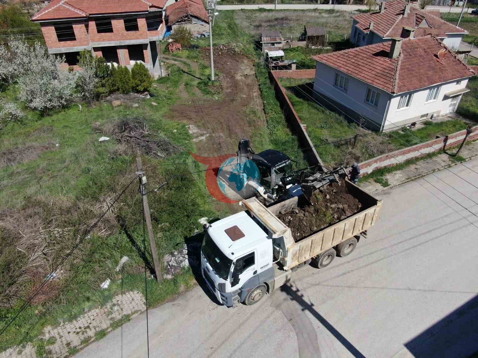İnönü Belediyesi&rsquo;nin yol çalışmaları aralıksız sürüyor