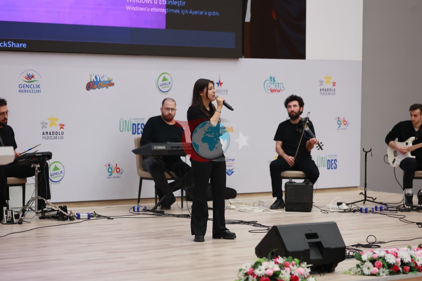Gençler kültür sanat yarışmalarında sahnede boy gösterdi