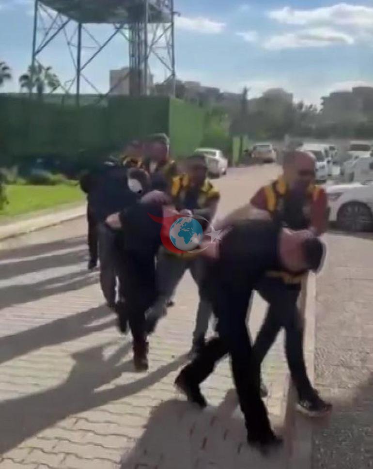 Adanada okul çevresinde silah sesleri Öğrenciler dışarı fırladı