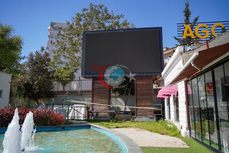 Şehrin göbeğinde korkunç olay Reklam panosunun ayağında insan cesedi bulundu