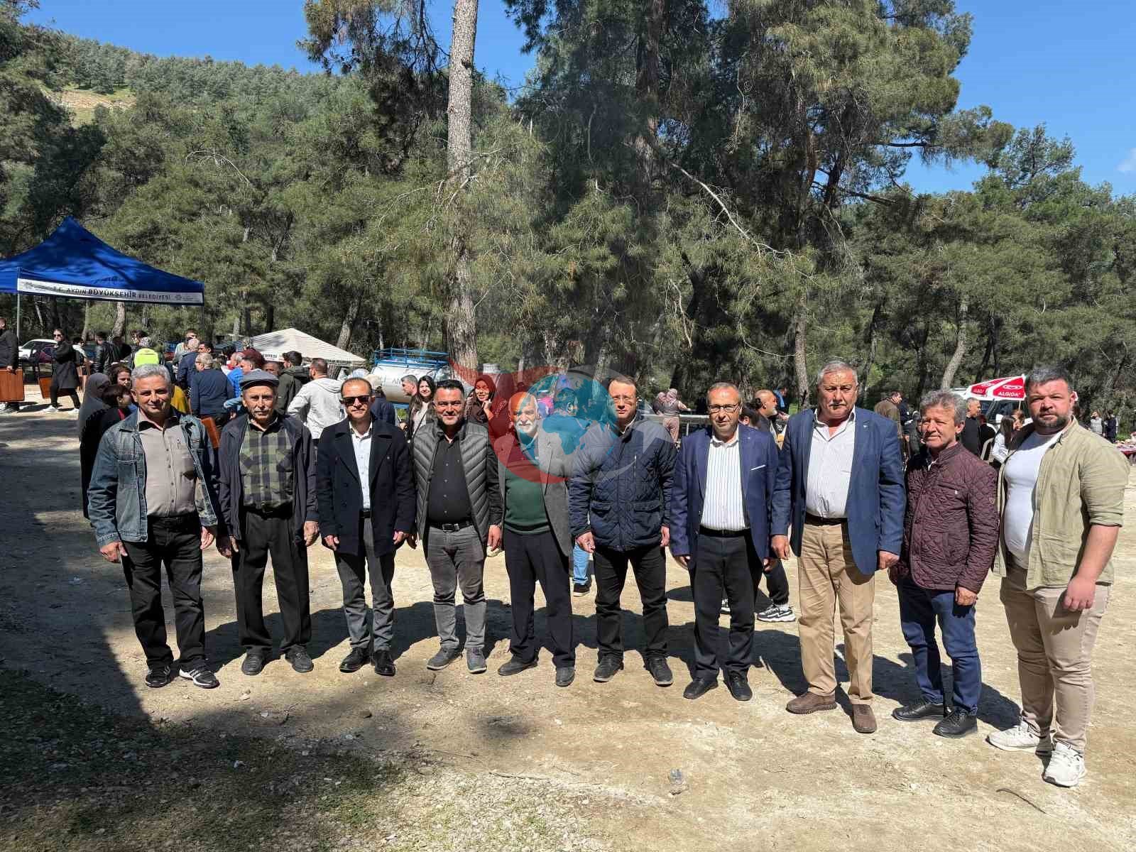 Aydın&rsquo;daki 41 yıllık gelenek vatandaşları aynı sofrada buluşturdu