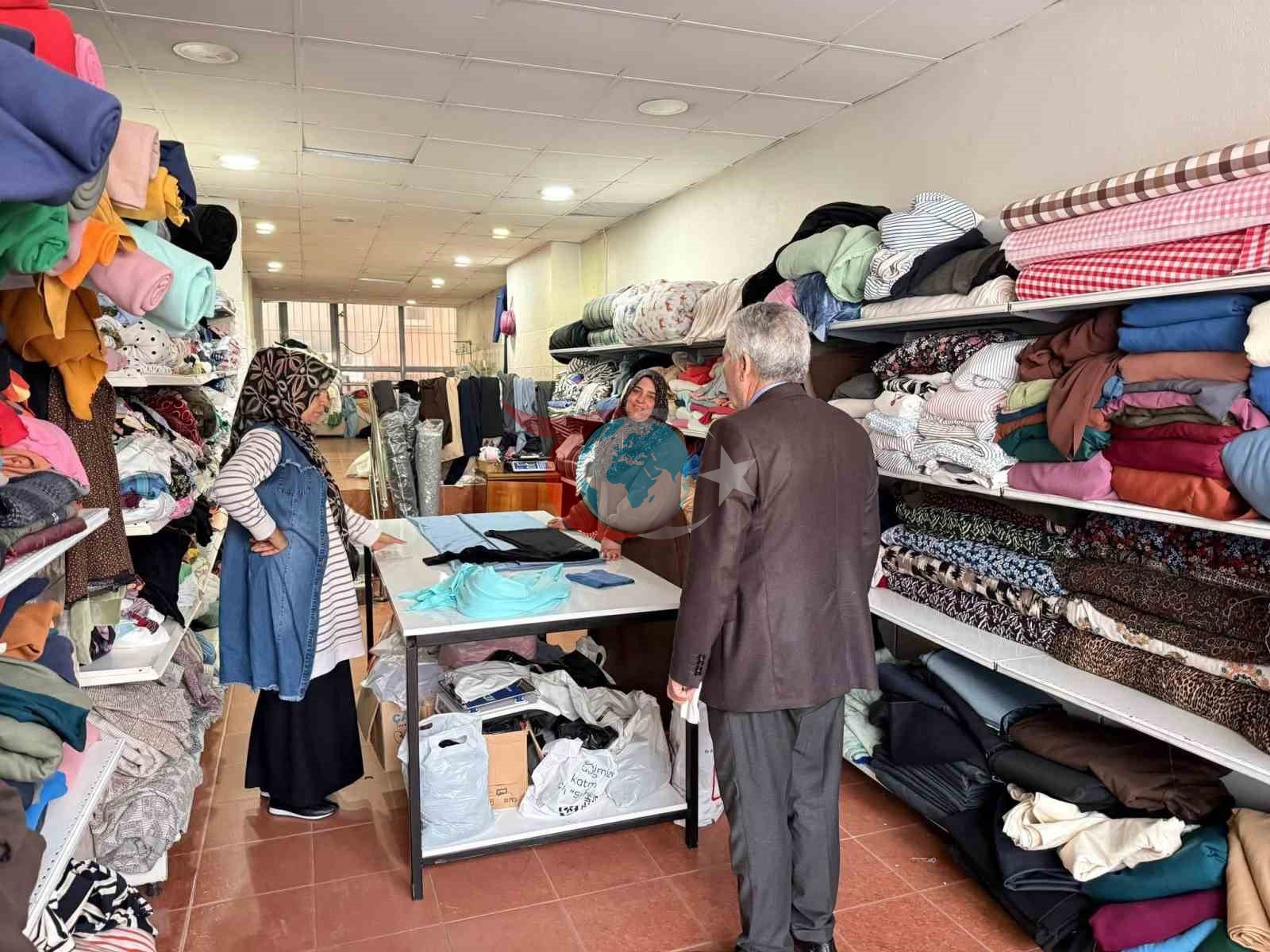 Başkan Karamehmetoğlu esnaf ve vatandaşlarla bir araya geldi