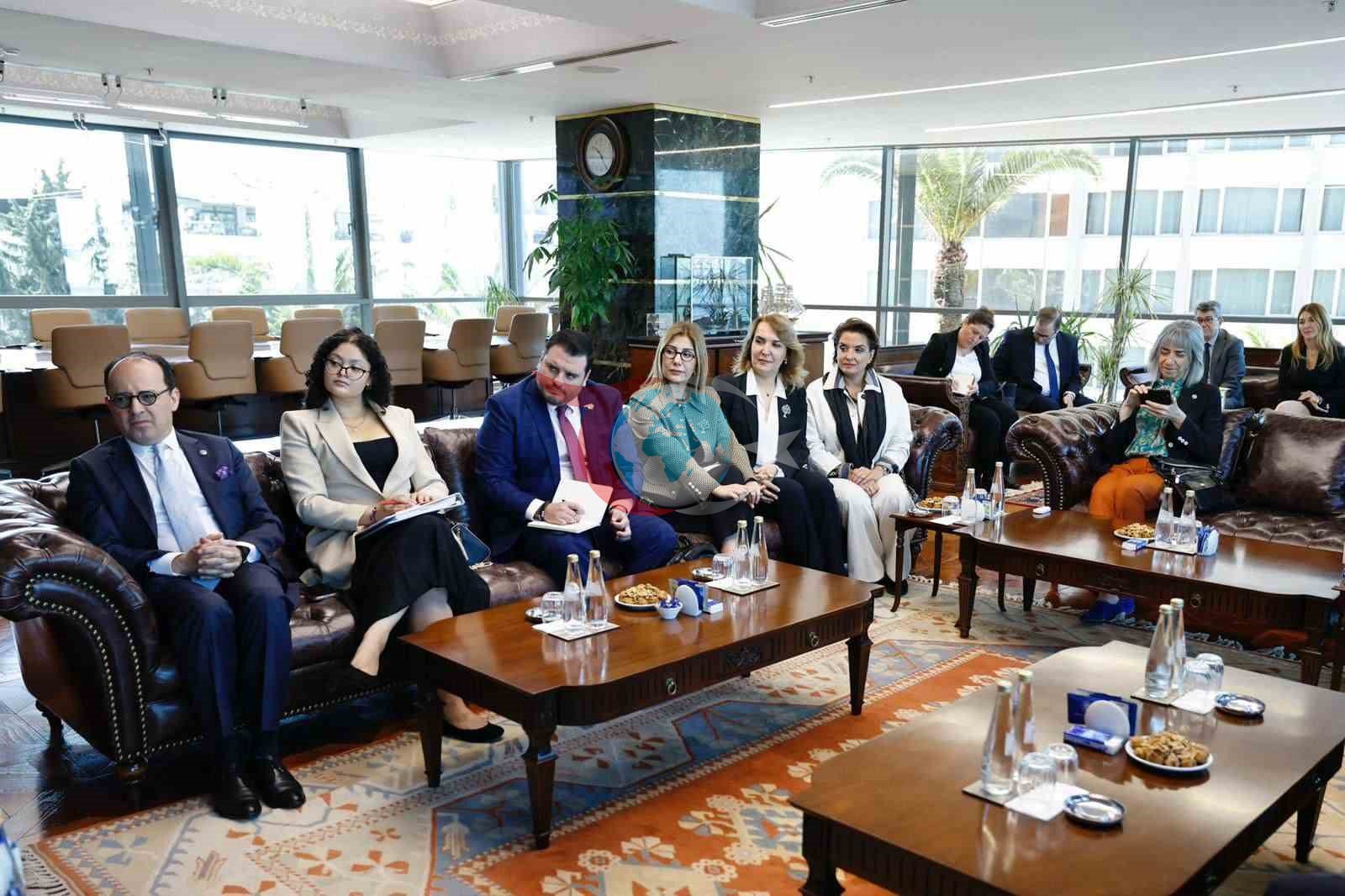 Kosta Rika First Lady&rsquo;si Zeikate&rsquo;den İzmir Ticaret Odası&rsquo;na ziyaret