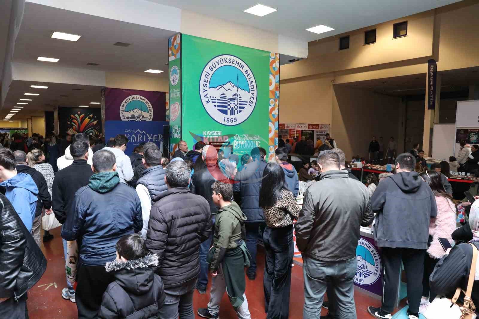 8. Kayseri Kitap Fuarı&rsquo;nda KAYMEK standına yoğun ilgi