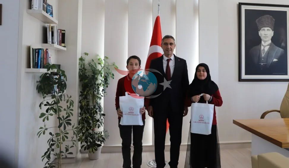 Bayburtlu bölge birincisi öğrenciler ödüllendirildi