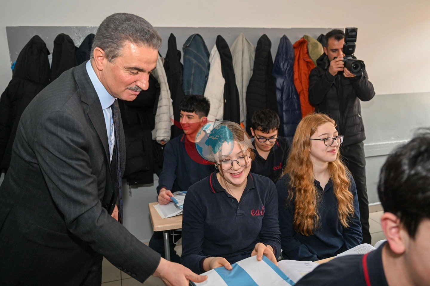 Vali Baruş, lise öğrencileriyle buluştu
