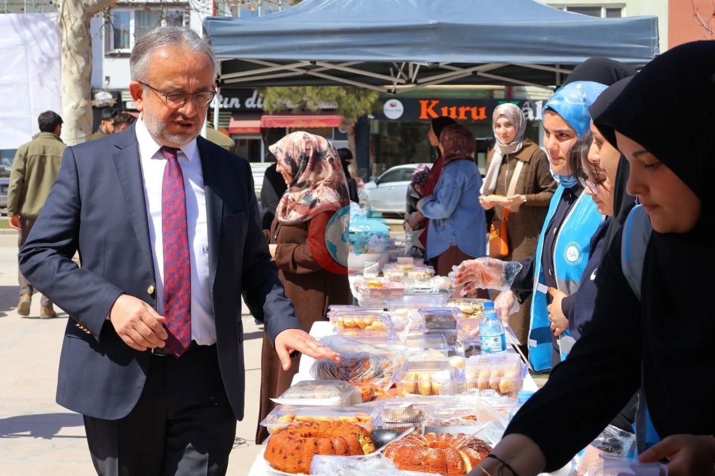 Bayburt’ta evlilik hazırlığındaki gençlere destek için hayır çarşıları açıldı